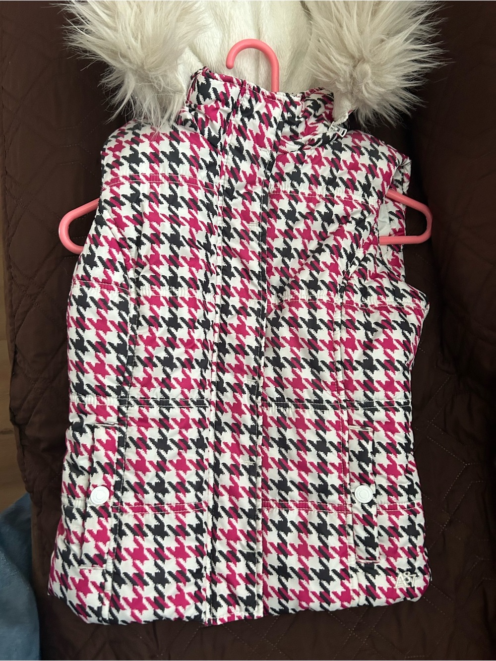 Aeropostale Pink Black White Houndstooth Puffer Vest with Faux Fur Trim